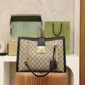 GUCCI PADLOCK MEDIUM GG SHOULDER BAG GUCCI PADLOCK MEDIUM GG SHOULDER BAG
