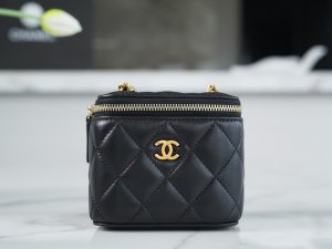 CHANEL HANDBAG black CHANEL HANDBAG black