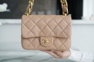 CHANEL HANDBAG aprico CHANEL HANDBAG aprico