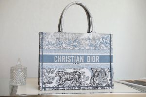 CHRISTIAN DIOR EMBROIDERED VELVET CANNAGE BOOK TOTE CHRISTIAN DIOR EMBROIDERED VELVET CANNAGE BOOK TOTE