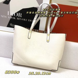 BURBERRY HANDBAG White BURBERRY HANDBAG White