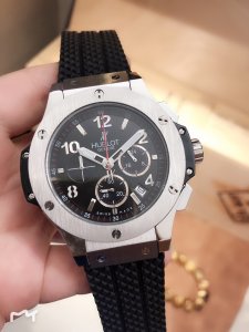 Hublot Men’s Mechanical Wristwatch Hublot Men’s Mechanical Wristwatch