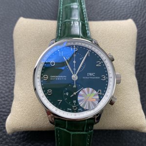 Universal Portugal 41 Series Classic Men’s Watch Universal Portugal 41 Series Classic Men’s Watch