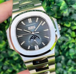 Patek Philippe Elegant Sports Nautilus Series (Parrot Fish) 5726 Annual Calendar Watch Patek Philippe Elegant Sports Nautilus Series (Parrot Fish) 5726 Annual Calendar Watch