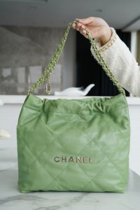 CHANEL HANDBAG Avocado Green CHANEL HANDBAG Avocado Green
