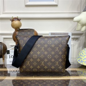 Louis Vuitton Magnetic Messenger Monogram Macassar Canvas Louis Vuitton Magnetic Messenger Monogram Macassar Canvas