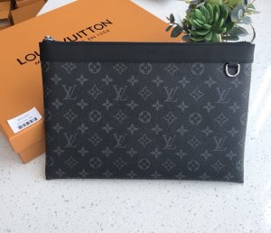 Louis Vuitton Discovery Pochette Louis Vuitton Discovery Pochette