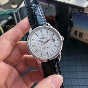 Omega Three-Hand Simple Business Men’s Watch Omega Three-Hand Simple Business Men’s Watch