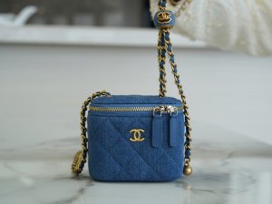 TOP HANDLE VANITY CASE TOP HANDLE VANITY CASE