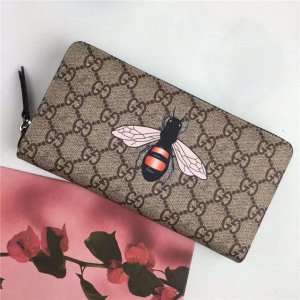 Gucci GG Supreme Zip Around Wallet Bee Print Gucci GG Supreme Zip Around Wallet Bee Print