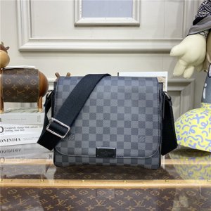 Louis Vuitton District PM Louis Vuitton District PM