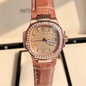 Patek Philippe Nautilus 7010R Quartz Gold Watch Patek Philippe Nautilus 7010R Quartz Gold Watch