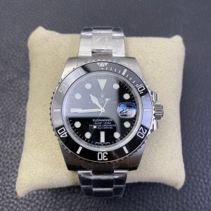 Rolex Submariner “Green Hulk” 40 Series, Custom Edition with 3135 Movement Rolex Submariner “Green Hulk” 40 Series, Custom Edition with 3135 Movement