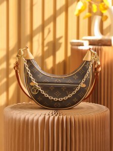 LOUIS VUITTON HANDBAG monogram LOUIS VUITTON HANDBAG monogram