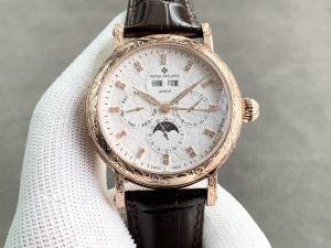 Patek Philippe Calatrava 5297 Perpetual Calendar Ultra-Complicated Multifunction Watch Patek Philippe Calatrava 5297 Perpetual Calendar Ultra-Complicated Multifunction Watch