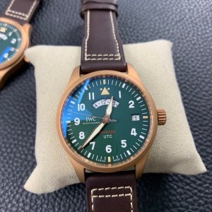 Universal Pilot 41 Series Bronze Spitfire Fighter Universal Pilot 41 Series Bronze Spitfire Fighter