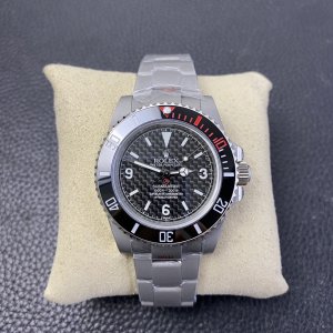Rolex Submariner “Hulk” 40 Series, Steel Bracelet Edition Rolex Submariner “Hulk” 40 Series, Steel Bracelet Edition