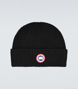 Canada GooseArctic Disc Toque ribbed hat Canada GooseArctic Disc Toque ribbed hat