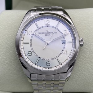 Vacheron Constantin Quai de l’Ile Collection Men’s Luxury Watch Vacheron Constantin Quai de l’Ile Collection Men’s Luxury Watch