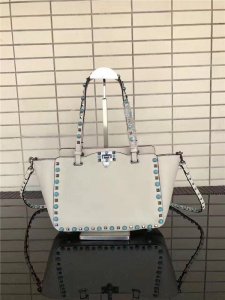 Valentino Rockstud Rolling White With Turquoise Stones Valentino Rockstud Rolling White With Turquoise Stones