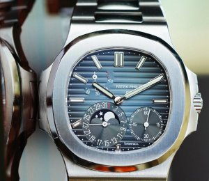 Patek Philippe Nautilus 5712 Multi-function Watch Patek Philippe Nautilus 5712 Multi-function Watch