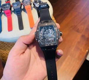Hublot Soul Series Personalized Fashion Carbon Fiber Luminous Case Men’s Mechanical Watch Hublot Soul Series Personalized Fashion Carbon Fiber Luminous Case Men’s Mechanical Watch