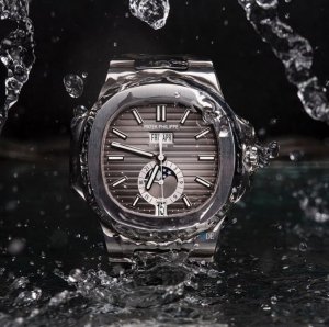 Patek Philippe Elegant Sports Nautilus Series (Parrot Fish) 5726 Annual Calendar Watch Patek Philippe Elegant Sports Nautilus Series (Parrot Fish) 5726 Annual Calendar Watch