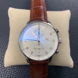 Universal Portugal 41 Series Classic Men’s Watch Universal Portugal 41 Series Classic Men’s Watch
