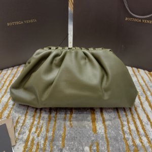 BOTTEGA VENETA THE POUCH 40 green REPLICA BOTTEGA VENETA THE POUCH 40 green REPLICA