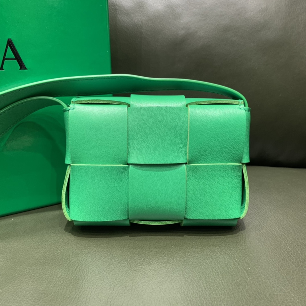 BOTTEGA VENETA CARD WALLET GREEN BOTTEGA VENETA CARD WALLET GREEN