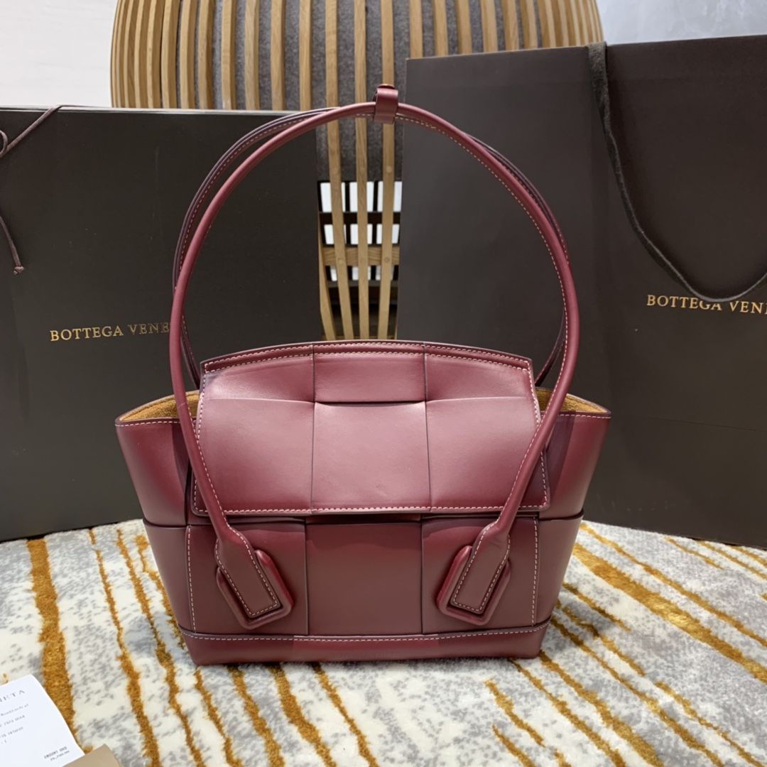 Bottega Veneta Handbag red Bottega Veneta Handbag red