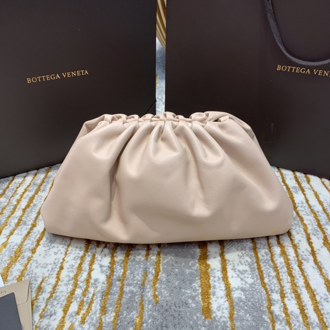 BOTTEGA VENETA THE POUCH 40 pink REPLICA BOTTEGA VENETA THE POUCH 40 pink REPLICA