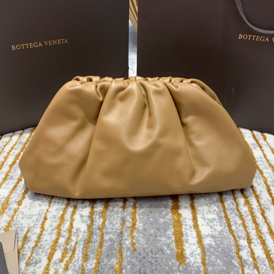 BOTTEGA VENETA THE POUCH 40 yellow REPLICA BOTTEGA VENETA THE POUCH 40 yellow REPLICA
