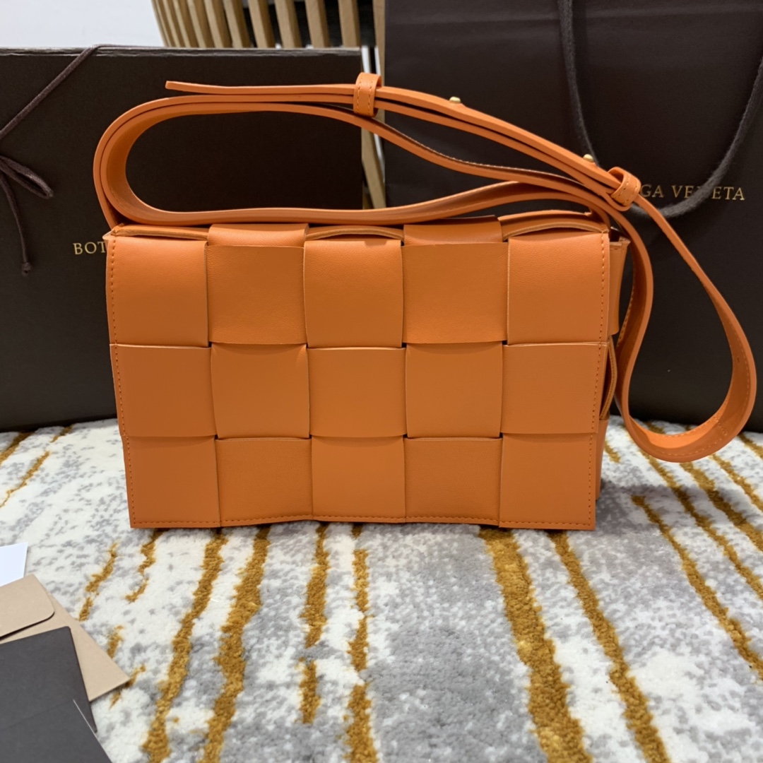 BOTTEGA VENETA CROSSBODY BAG orange BOTTEGA VENETA CROSSBODY BAG orange