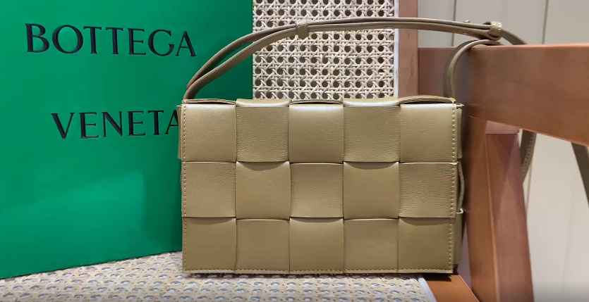BOTTEGA VENETA CROSSBODY BAG Yellowish Brown BOTTEGA VENETA CROSSBODY BAG Yellowish Brown