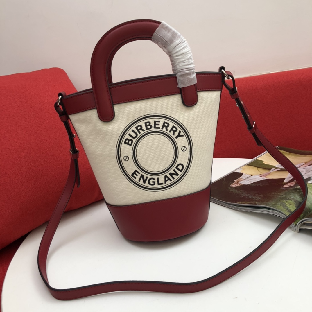BURBERRY HANDBAG Red with off-white accents BURBERRY HANDBAG Red with off-white accents