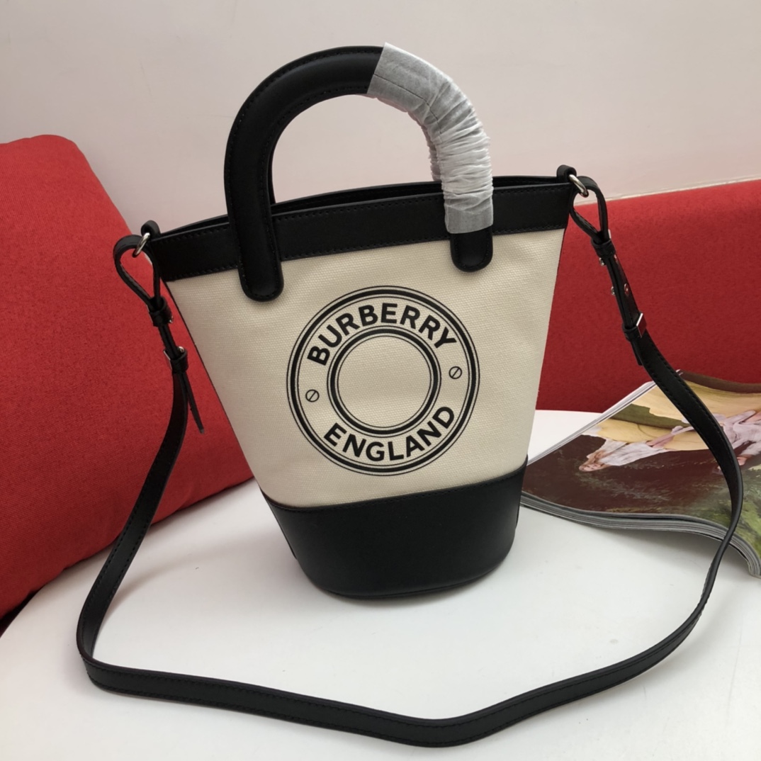 BURBERRY HANDBAG black with off-white accents BURBERRY HANDBAG black with off-white accents