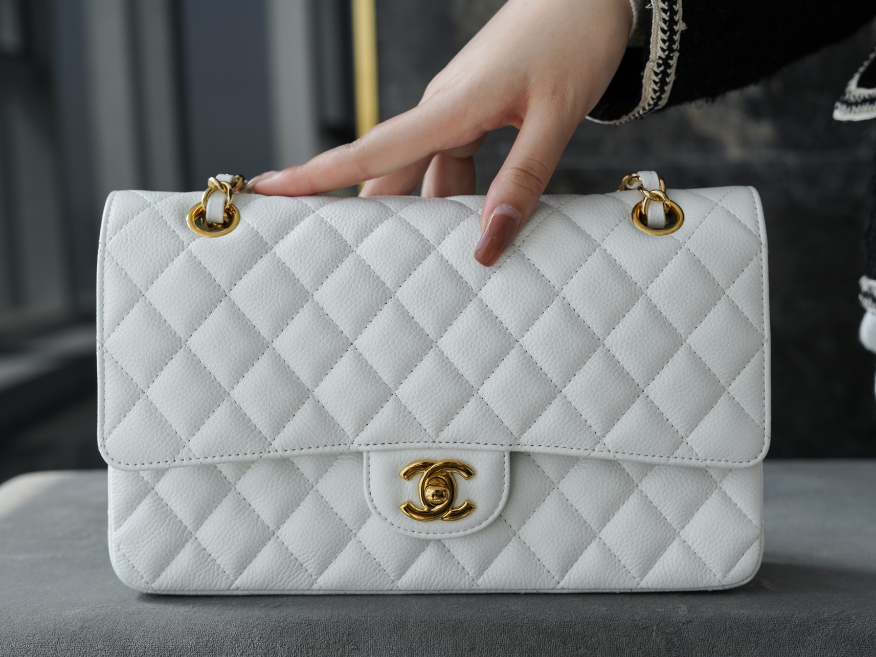 CLASSIC HANDBAG CLASSIC HANDBAG