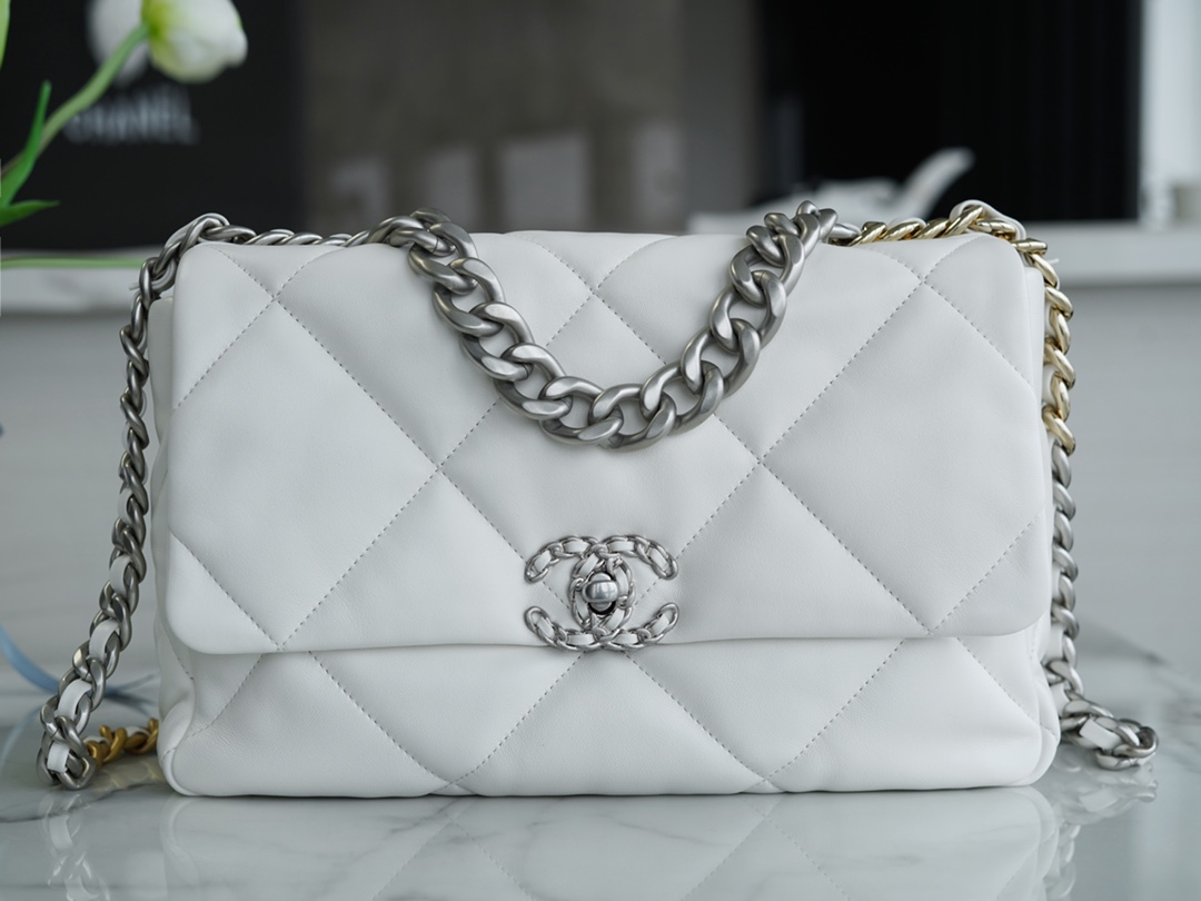 CHANEL 19 LARGE HANDBAG CHANEL 19 LARGE HANDBAG