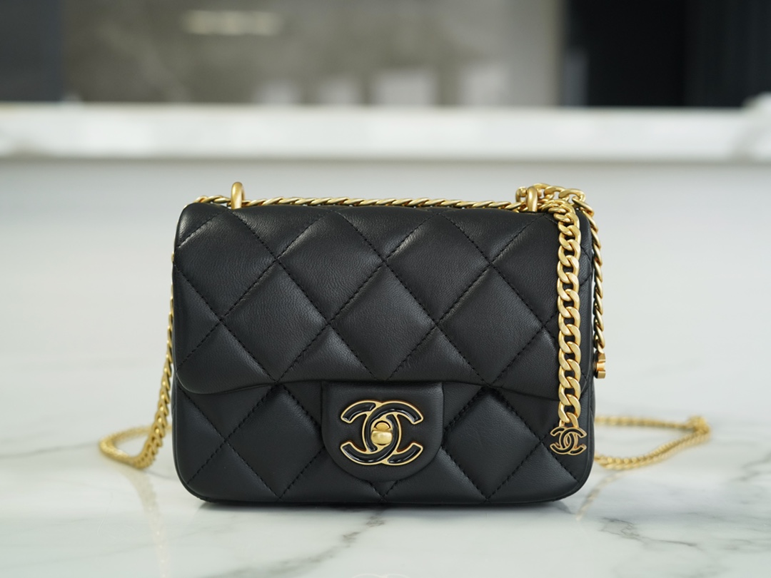 Chanel HANDBAG black Chanel HANDBAG black