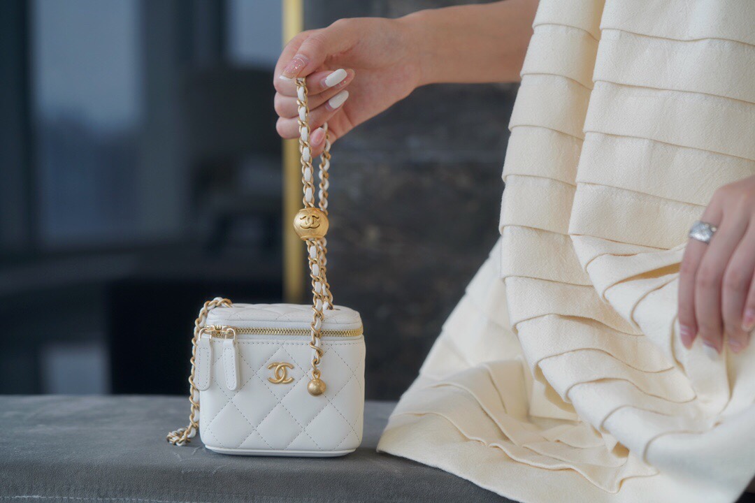Chanel HANDBAG white Chanel HANDBAG white