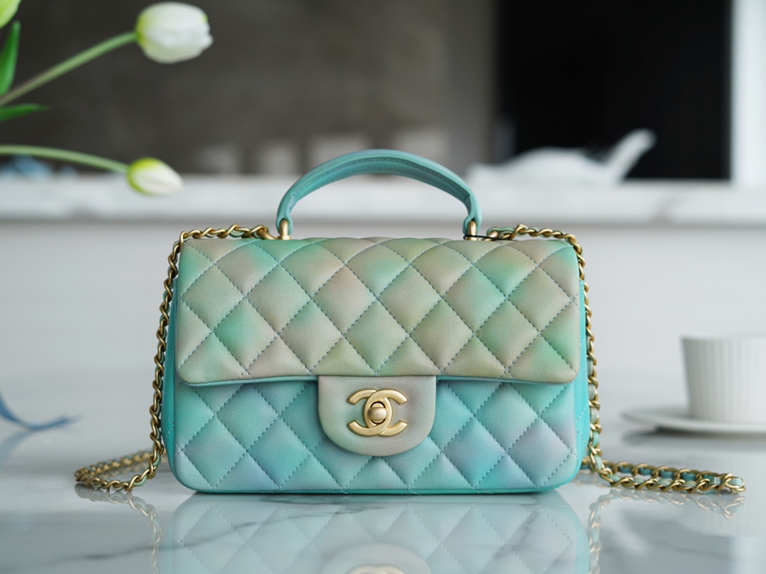 CHANEL HANDBAG gradient green CHANEL HANDBAG gradient green
