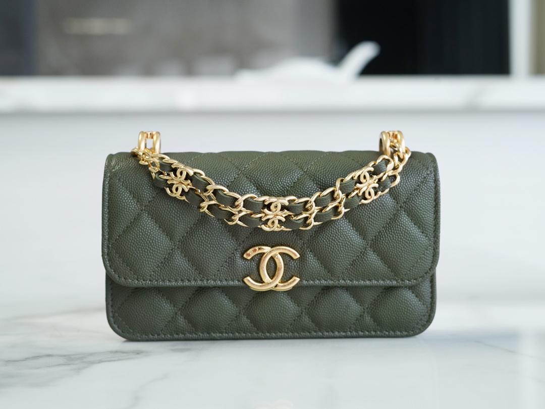 CHANEL HANDBAG Cuban green CHANEL HANDBAG Cuban green