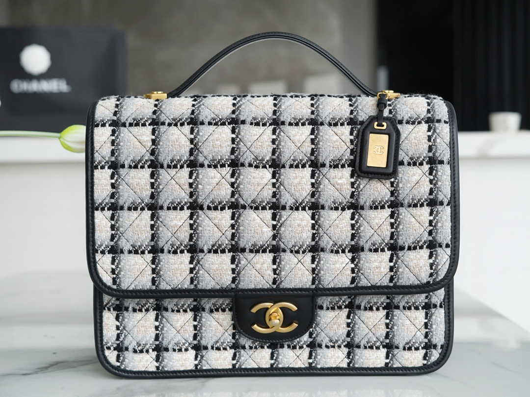 CHANEL Black and White Tweed Shoulder Bag CHANEL Black and White Tweed Shoulder Bag