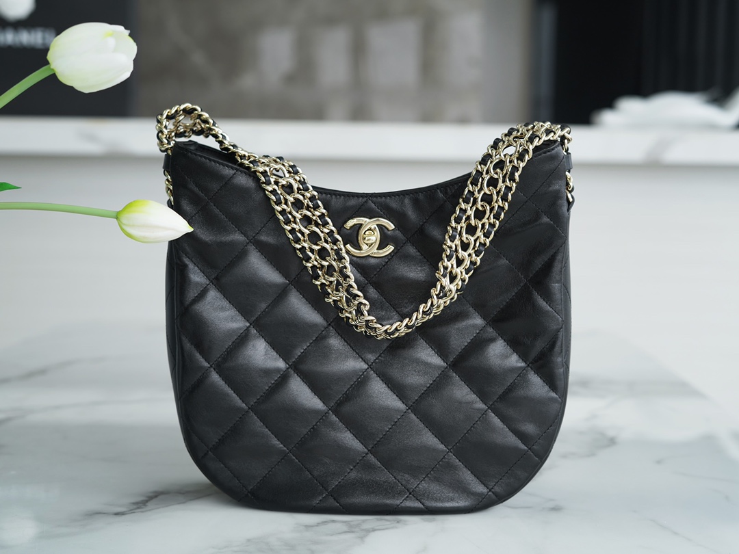CHANEL HANDBAG black CHANEL HANDBAG black
