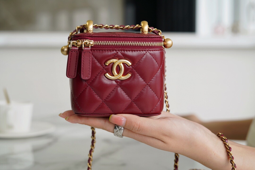 CHANEL Crossbody Bag burgundy color CHANEL Crossbody Bag burgundy color