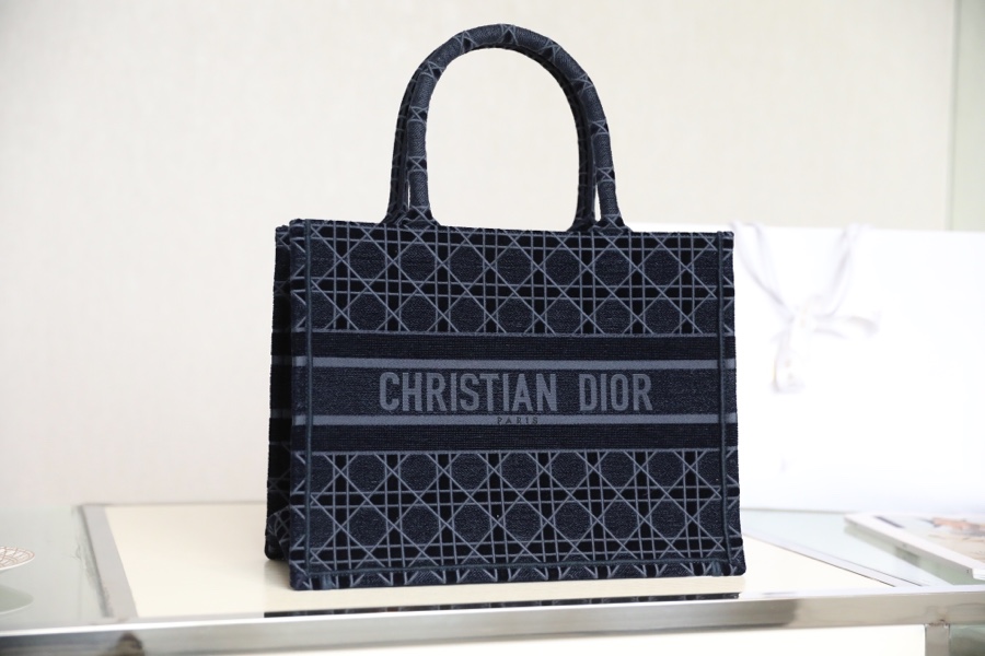 CHRISTIAN DIOR Embroidered Velvet Cannage Large Book Tote CHRISTIAN DIOR Embroidered Velvet Cannage Large Book Tote