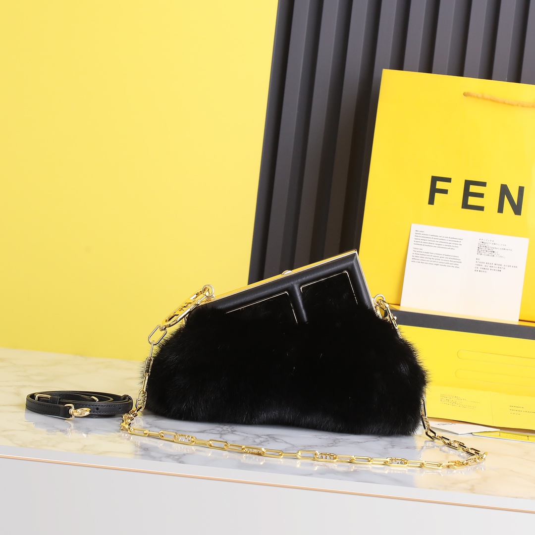 FENDI CROSSBODY BAG Black FENDI CROSSBODY BAG Black