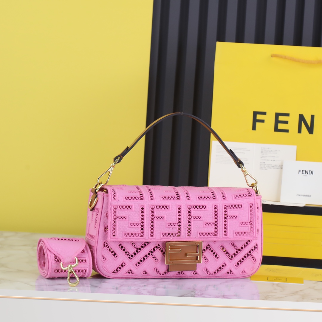 FENDI HANDBAG Petal Pink FENDI HANDBAG Petal Pink