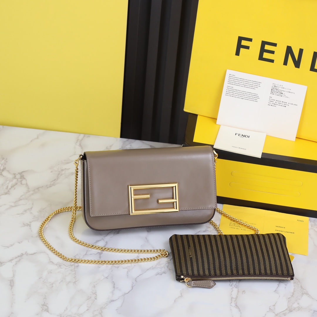 FENDI HANDBAG dusty brown FENDI HANDBAG dusty brown